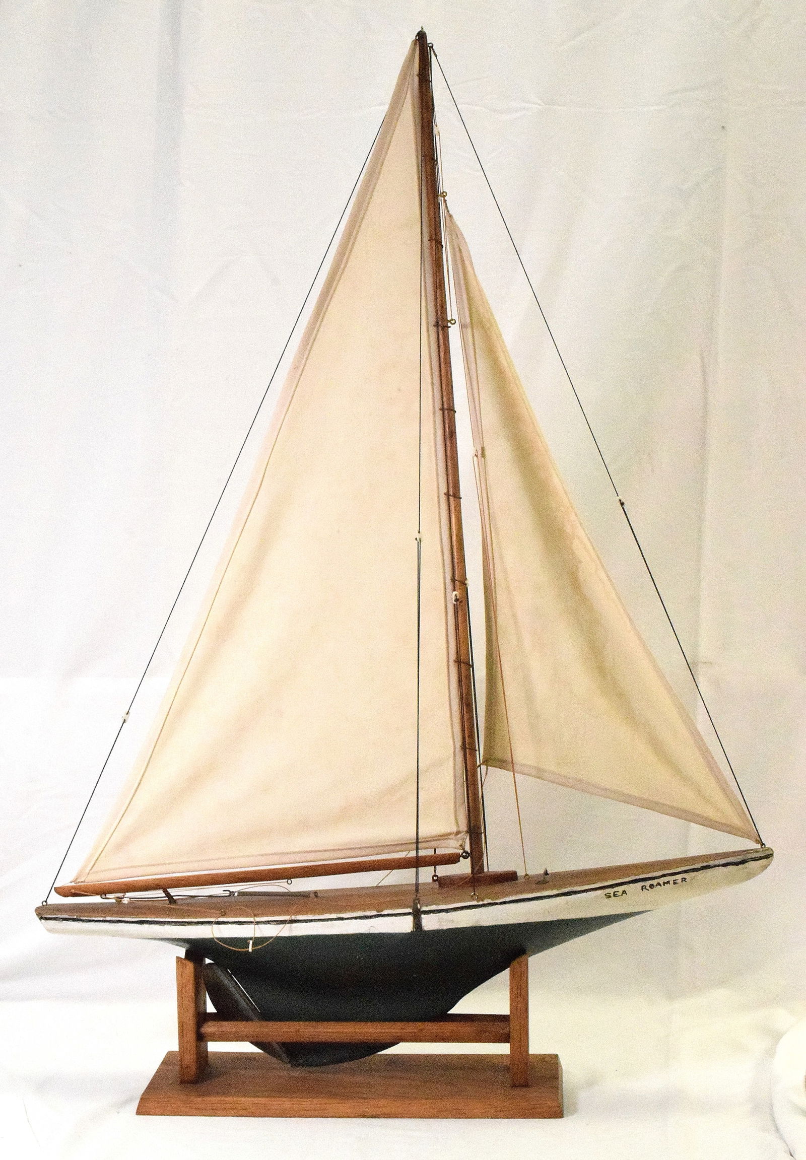 WOODEN SAILBOAT POND YACHT MODEL (1 of 7)