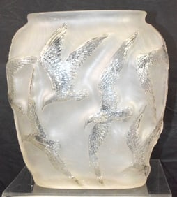 FROSTED CONSOLIDATED PHOENIX ART GLASS VASE