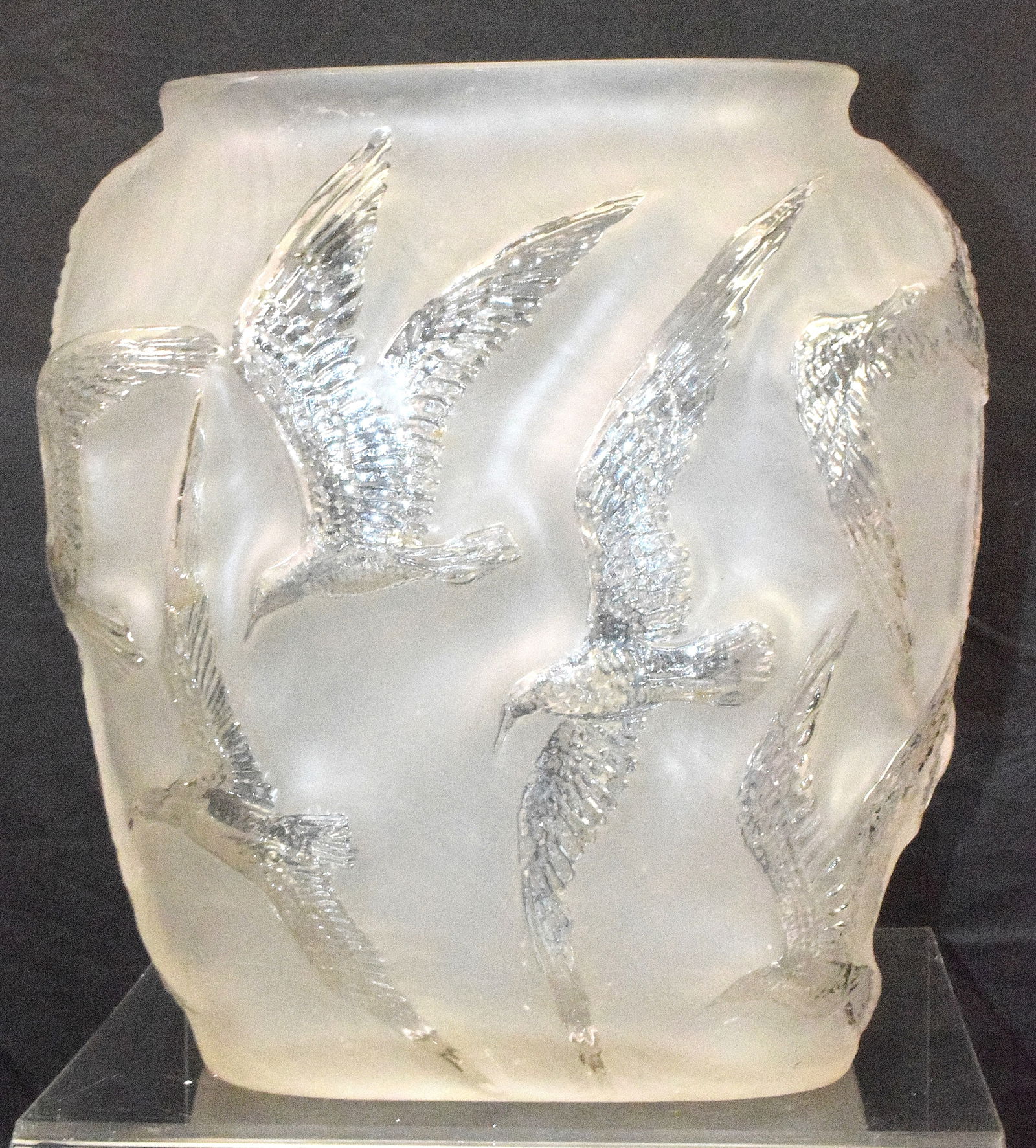 FROSTED CONSOLIDATED PHOENIX ART GLASS VASE (1 of 9)