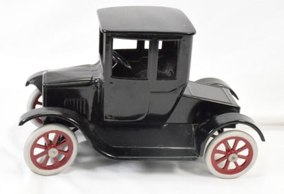 BUDDY L PRESSED STEEL FLIVVER FORD SEDAN