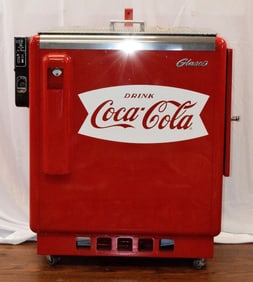 GLASS=CO COCA COLA SLIDER VENDING MACHINE