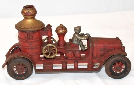 CAST IRON KENTON TOY FIRE PUMPER
