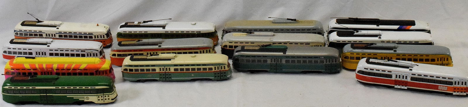 (14) CORGI PCC ST LOUIS STREETCARS (1 of 8)