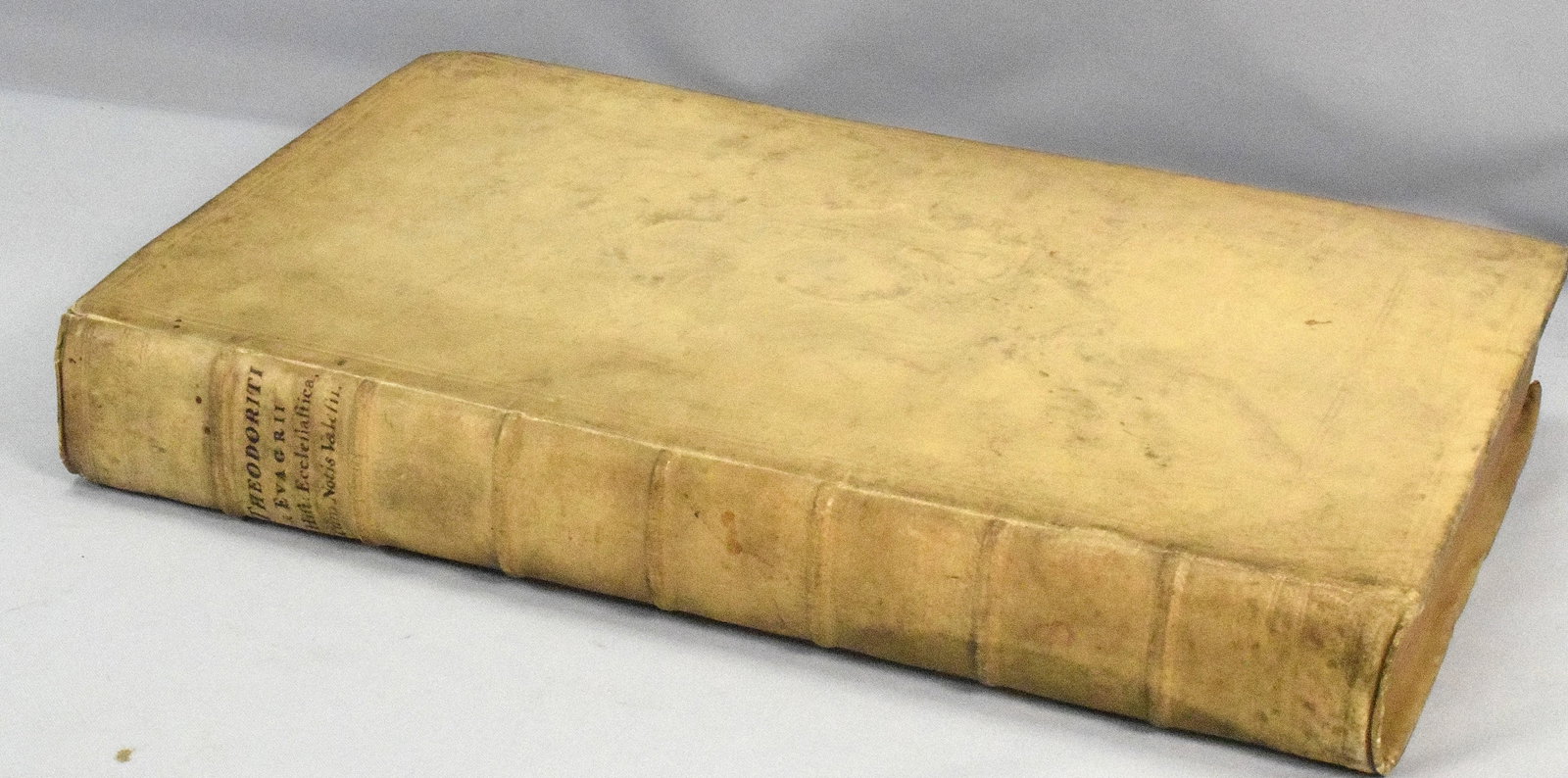 1695 HISTORIA ECCLESIASTICA GREEK BOOK: Edition 1695 of Historia Ecclesiatica by Theodoret of Cyrus and Evagrius Scholasticus published in Amsterdam by Henricus Wetstenius in 1695. 16 inches x 10 inches x 2 1/2 inches. Wear Maybe oldrecover