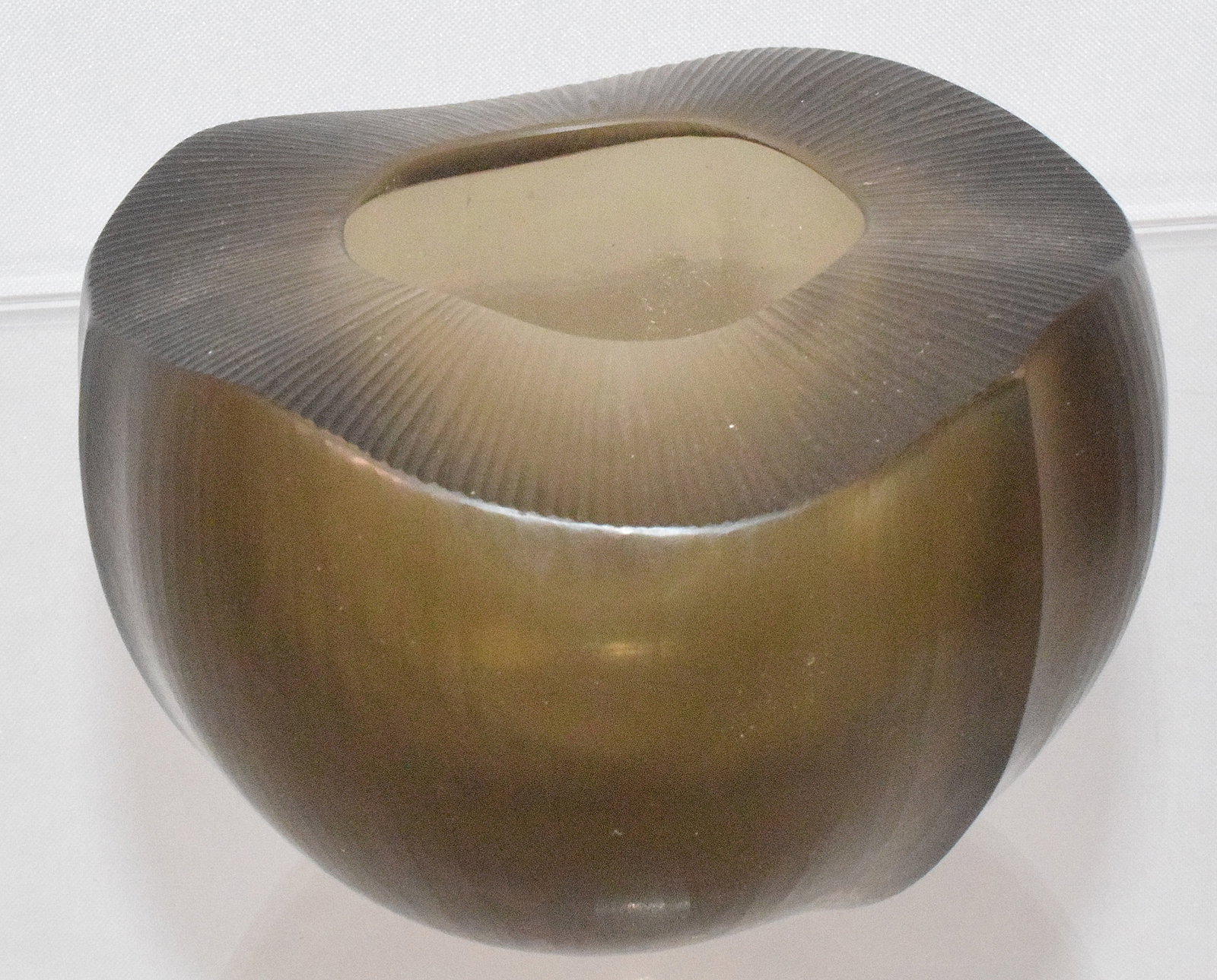 RITSUE MISHIMA (KYOTO 1962) MURANO GLASS DISH: Taupe-olive green free form bowl. Signed Ritsue Mishima (Kyoto 1962) Murano glass art glass bowl. 4 inches diameter x 2 3/4 inches tall. Acid signature mark. Dated 2000. Good condition.Estateof