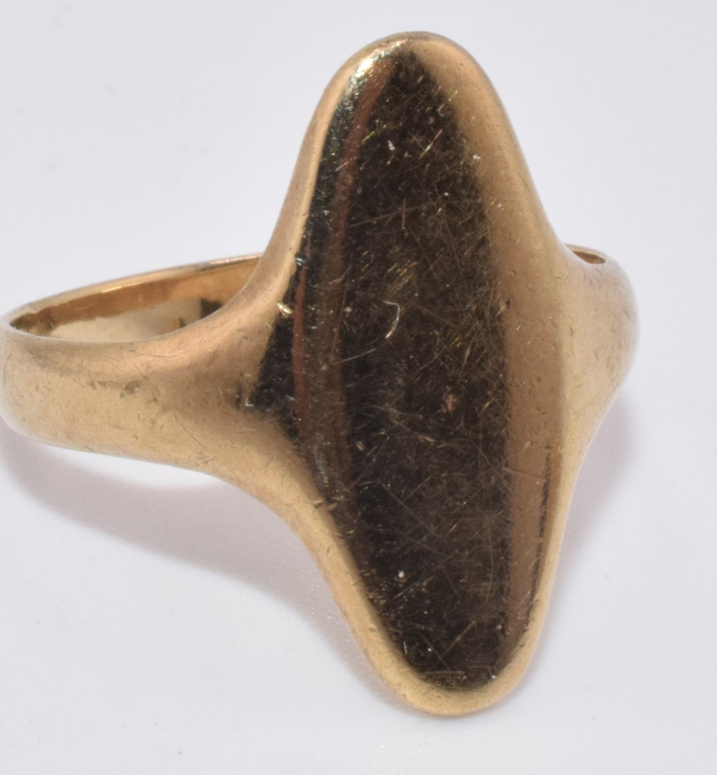 (3) GOLD RING GROUPING - 8