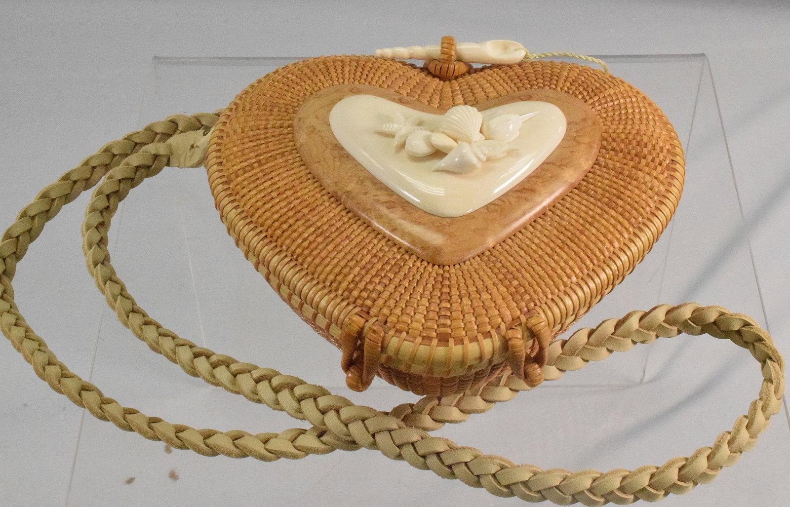 NAP PLANK HEART SHAPE NANTUCKET FRIENDSHIP PURSE (1 of 14)