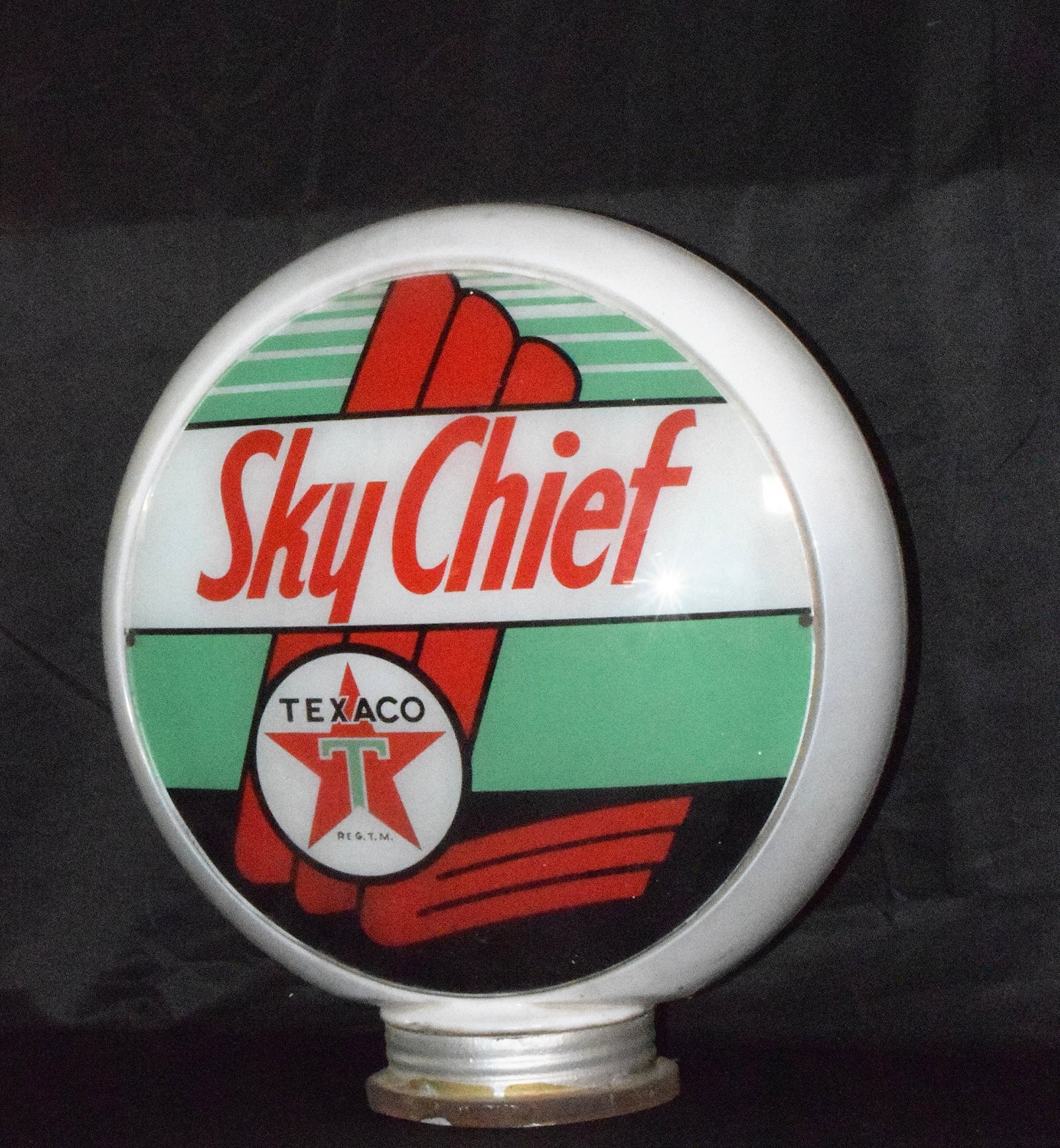 TEXACO SKYCHIEF GLASS GAS PUMP GLOBE (1 of 5)