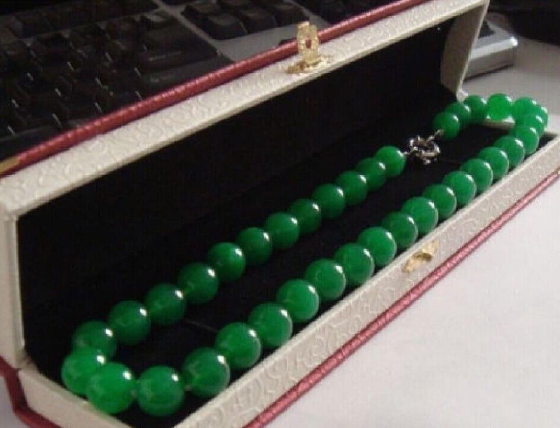 Natural Green Jade Necklace. (1 of 1)