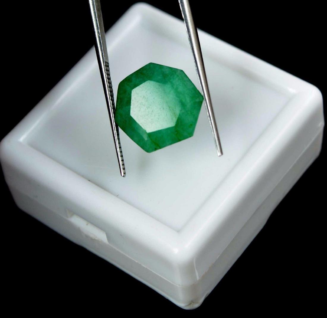 7.50 Ct Natural Hexagon Cut IGL Certified Green Emerald (1 of 2)