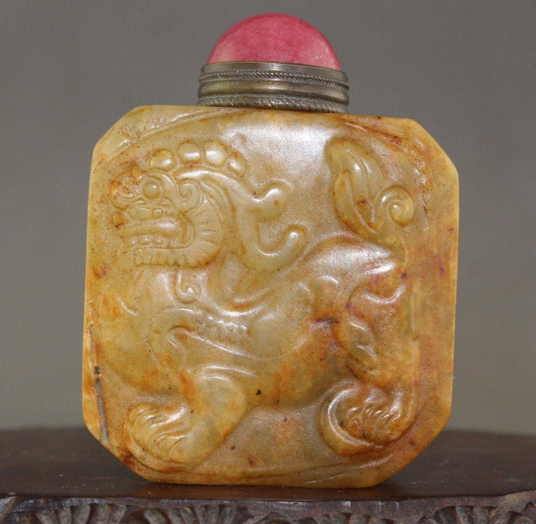 Antique Chinese Hand Carved Jadeite Jade Snuff Bottle: Antique Chinese Hand Carved Jadeite Jade Snuff Bottle & Seal 2 Faces Carved. Approx Size: 60 x 46 x 22 mm