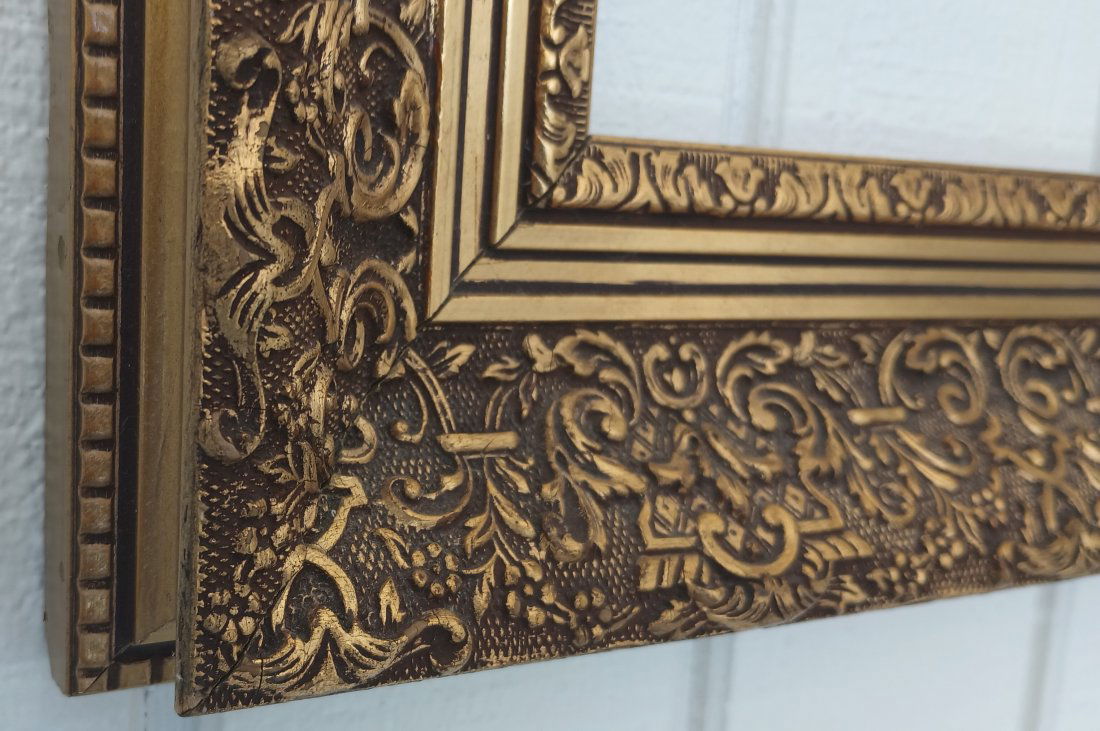 Vintage Ornate Gold Leaf Wood Picture Frame (1 of 5)