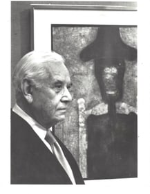 1980 Photo Rufino Tamayo with his painting at the Nahan Gallery.