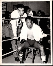 1949 Photo Kid Gavilan Has Swollen Eye With Co Ma