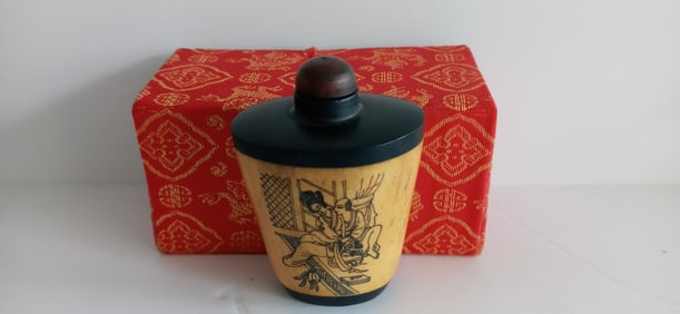 Rare Antique Chinese Hand-Carved OX Bone Snuff Bottle