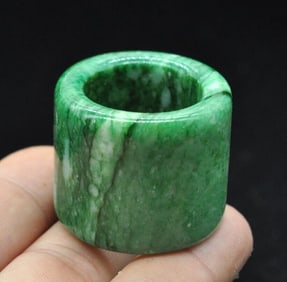 Green Natural Jade Hand-Carved Ring