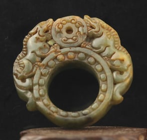 Old Natural Jade Hand-Carved Statue of Double Dragon Ring Banzhi