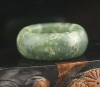Old Natural Jade hand carved ring banzhi