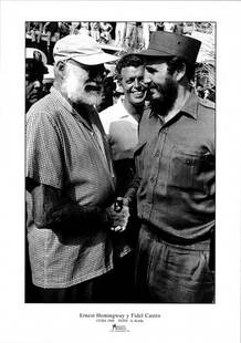 Fidel Castro & Ernest Hemingway, Habana Cuba 1960. XL Print: Fidel Castro & Ernest Hemingway, Habana Cuba 1960. XL Print. Fidel, after a fishing journey on board the Cristal yacht and having received the trophy as winner of the flirt single place, shares his ex