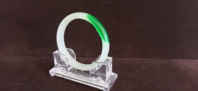 White & Green Jadeite Bangle Bracelet Imperial Green: White & Green Jadeite Bangle Bracelet Imperial Green. Grade A. Approx Inner Size: 63 mm: Approx Outter Size: 79 mm x 11 mm Excellent Condition. We pack & Ship for you. We take care of the shipping ser