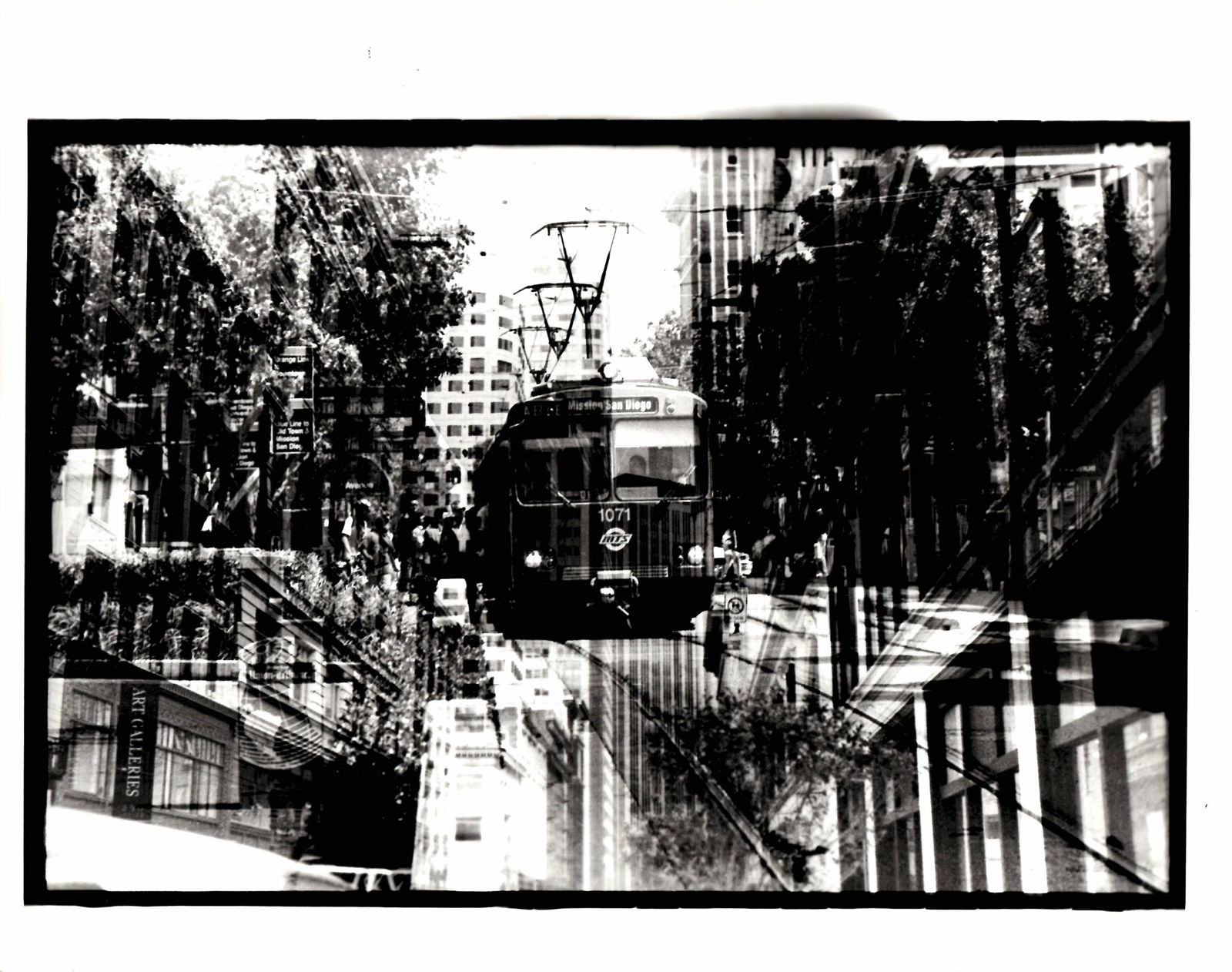 Original Vintage B&W Artistic Effects Photography: Original Vintage B&W Artistic Effects Photography. Approx Size: 14 x 11 inches. Photo may have bent corners. Please look at the photos carefully. Good Condition See Photos. We pack & Ship for you. We