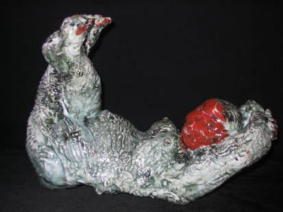Purple Lola Collection Sculpture by Lois Herrick Signe: Purple Lola Collection Sculpture by Lois Herrick. Title: China-Rising. It may have cracks, Missing piece, Scratch,Marks...From Estate of Lois . Measurements Approx: 16" x 8" x 11"