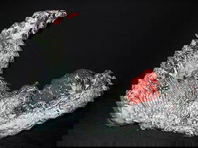 Purple Lola Collection Sculpture by Lois Herrick Signe: Purple Lola Collection Sculpture by Lois Herrick. Title: China-Rising. It may have cracks, Missing piece, Scratch,Marks...From Estate of Lois . Measurements Approx: 16" x 8" x 11"