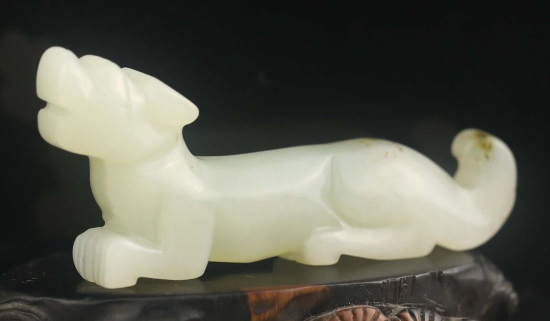 Old Natural Jade Hand-Carved Jade Hand Carved statue of Dragon Pendant. Master Carved: Old Natural Jade Hand-Carved Jade Hand Carved statue of Dragon Pendant. Master CarvedApprox Size:Size in mm :50mm* 6mm Size in inch:2.0inch*0.3inchPictures are as accurate as possible, however color m