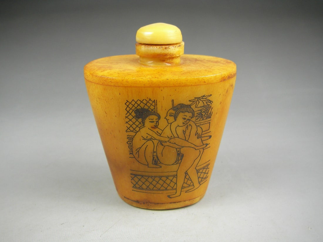 Antique Chinese Bone Hand-Carved Snuff Bottle Man-Woman (1 of 2)