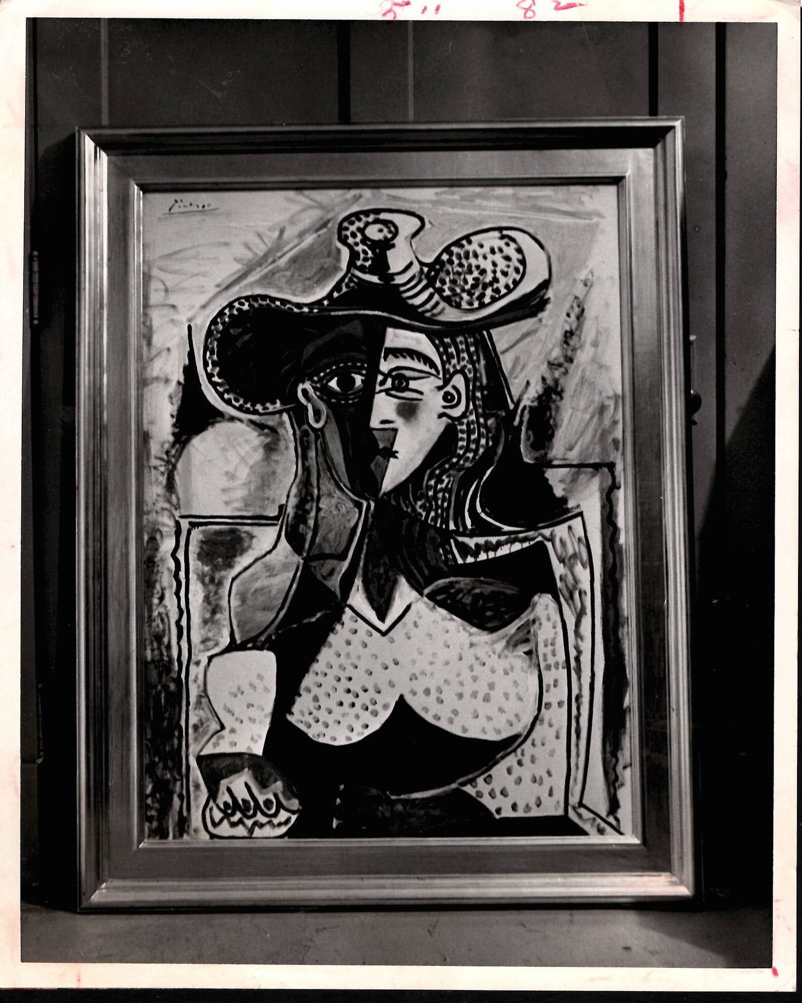 1968 Photo Picasso's -Seated Woman-: 1968 Photo Picasso's -Seated Woman- - Theodore Laws collection - hcx37621This is an original photo. From the Theodore Laws, a Picasso Seated Woman.- Art - Paintings - Pablo Picasso - 1961. Theodore La