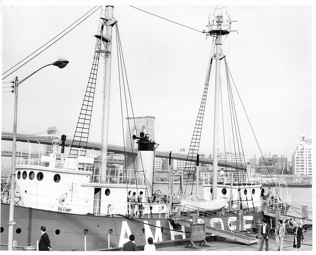 Photo Ambrose Lightship N Y Harbor Docked Brooklyn (1 of 1)