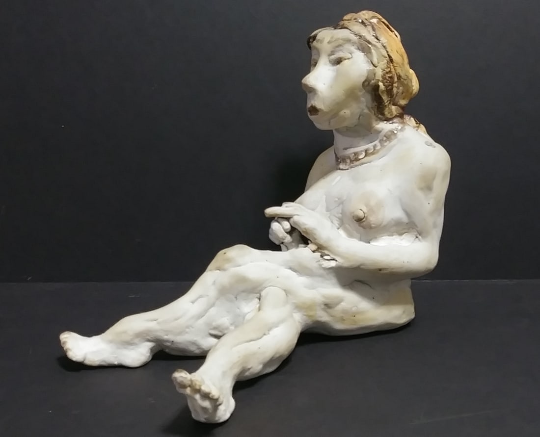 Lois B Herrick Abstract Biomorphic Sculptures: Lois B Herrick Abstract Biomorphic Sculptures, Purple Lola - Sculpture by Lois Herrick . Size: 5" x 10" x 8"1/2 Height.