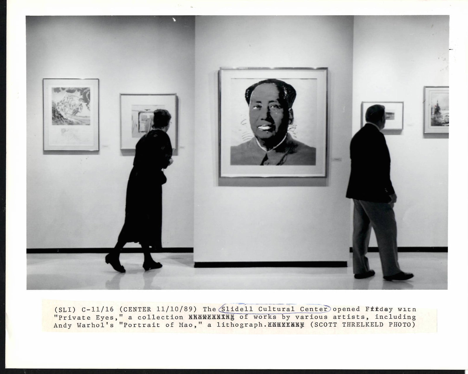 1989 Photo -Warhol- Exhibits at the Slidell (1 of 2)