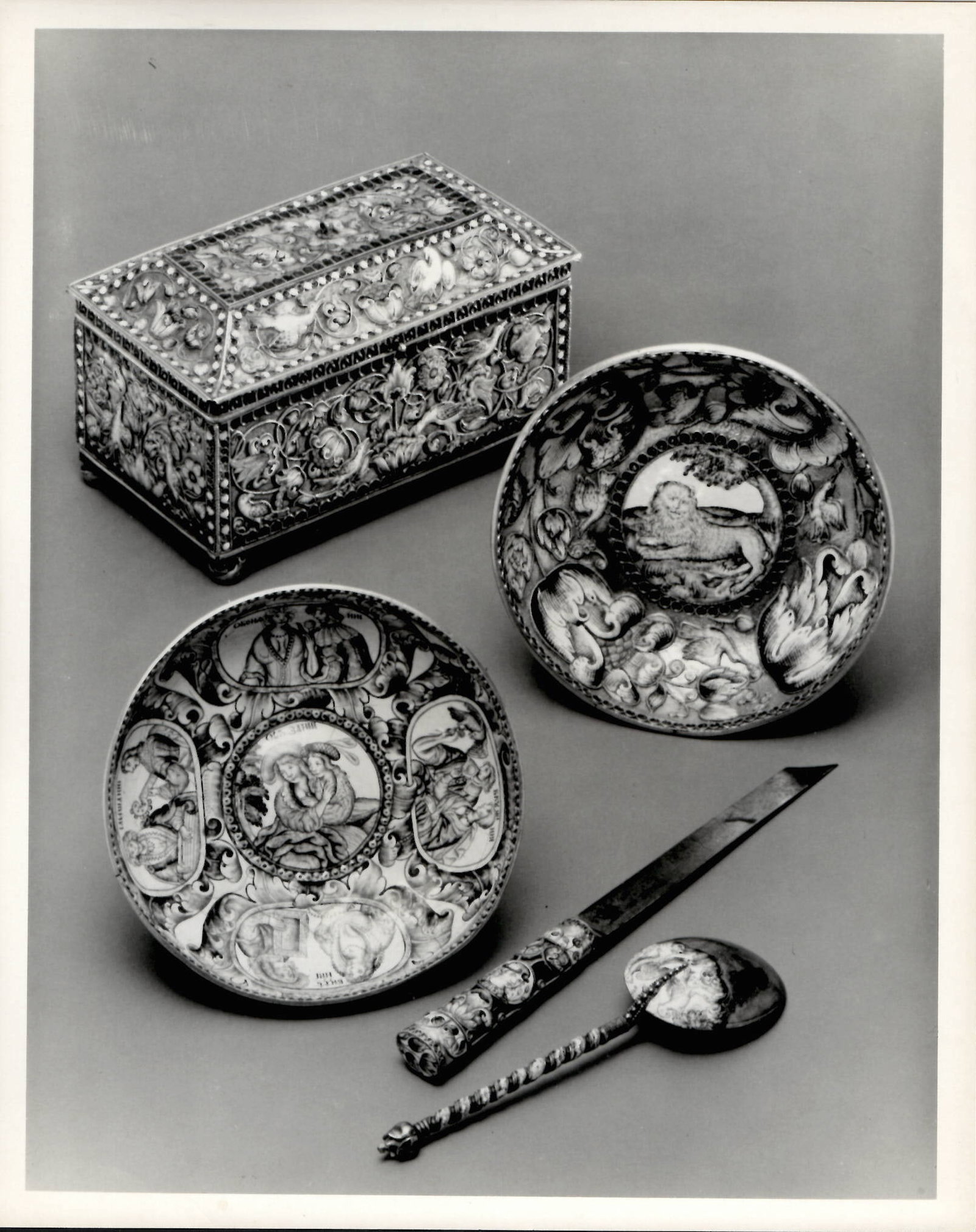 Treasures from The Kremlin Photograph: Treasures from The Kremlin Photograph Provenance: New York-Based Photography Collector & Curator -Collection of Rare Photographs. Photo size: 10 x 8 inches. Note: Please study the images carefully to 
