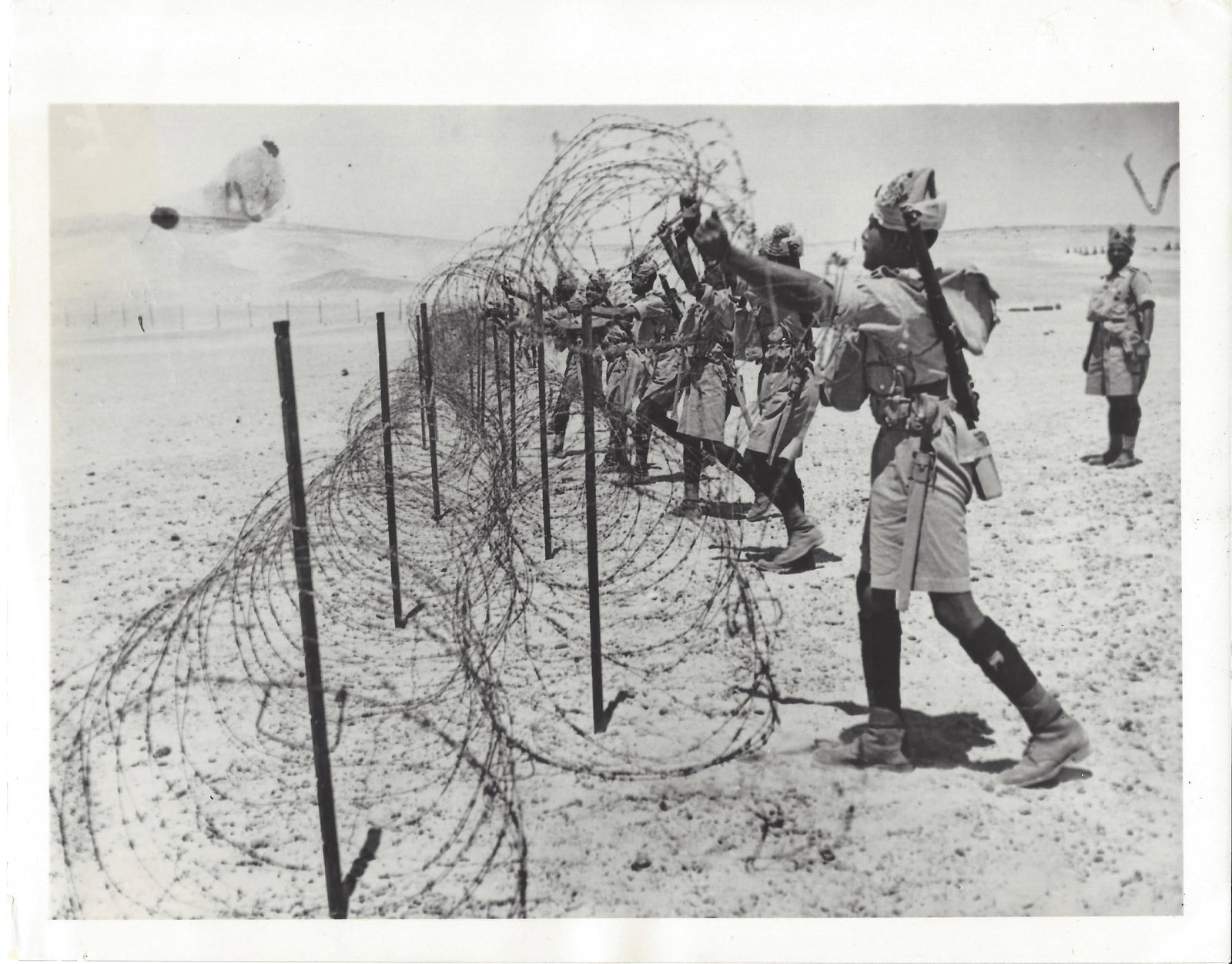 1940 Photo WWII British Colonial Indian Troops Build (1 of 2)