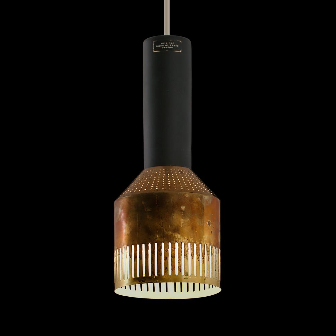 Tapio Wirkkala: Pendant light . Brass, Painted metal. Height: 27cm Shade diameter: 11cm. Signed: - Idman, original tapio wirkkala design