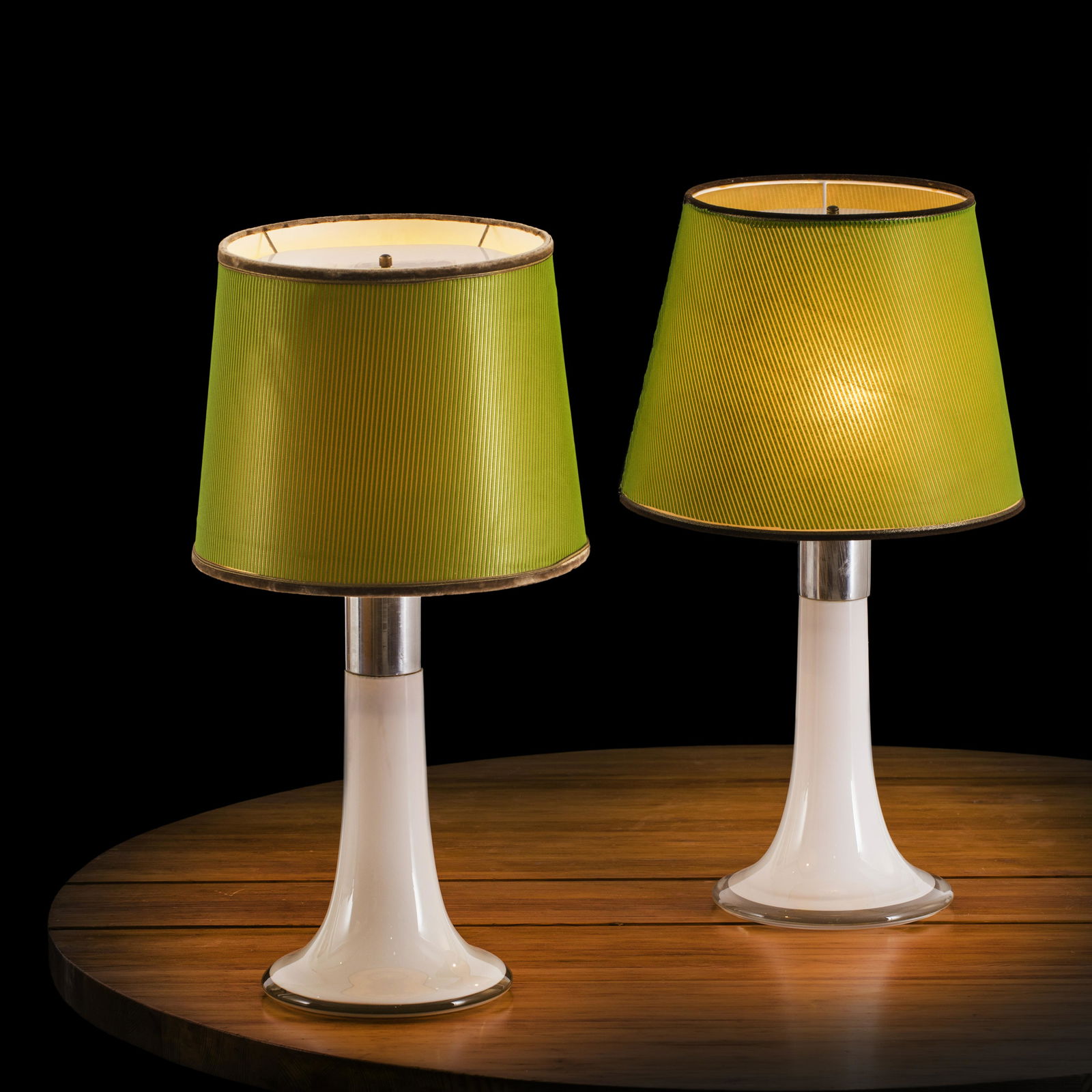 Lisa Johansson-Pape: A pair of table lamps designed by Lisa Johansson-Pape., Vintage condition, Glass, metal, fabric, Height: 59cm, shade diameter: 39cm,