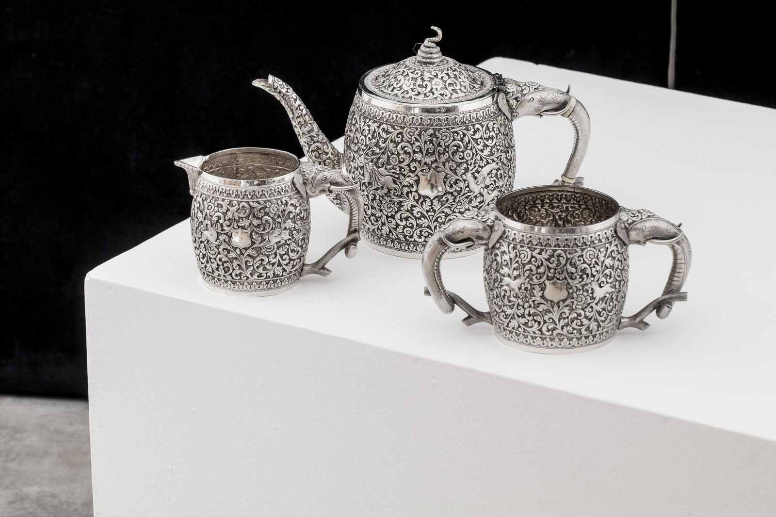 Silver tea set Beshur (1 of 10)