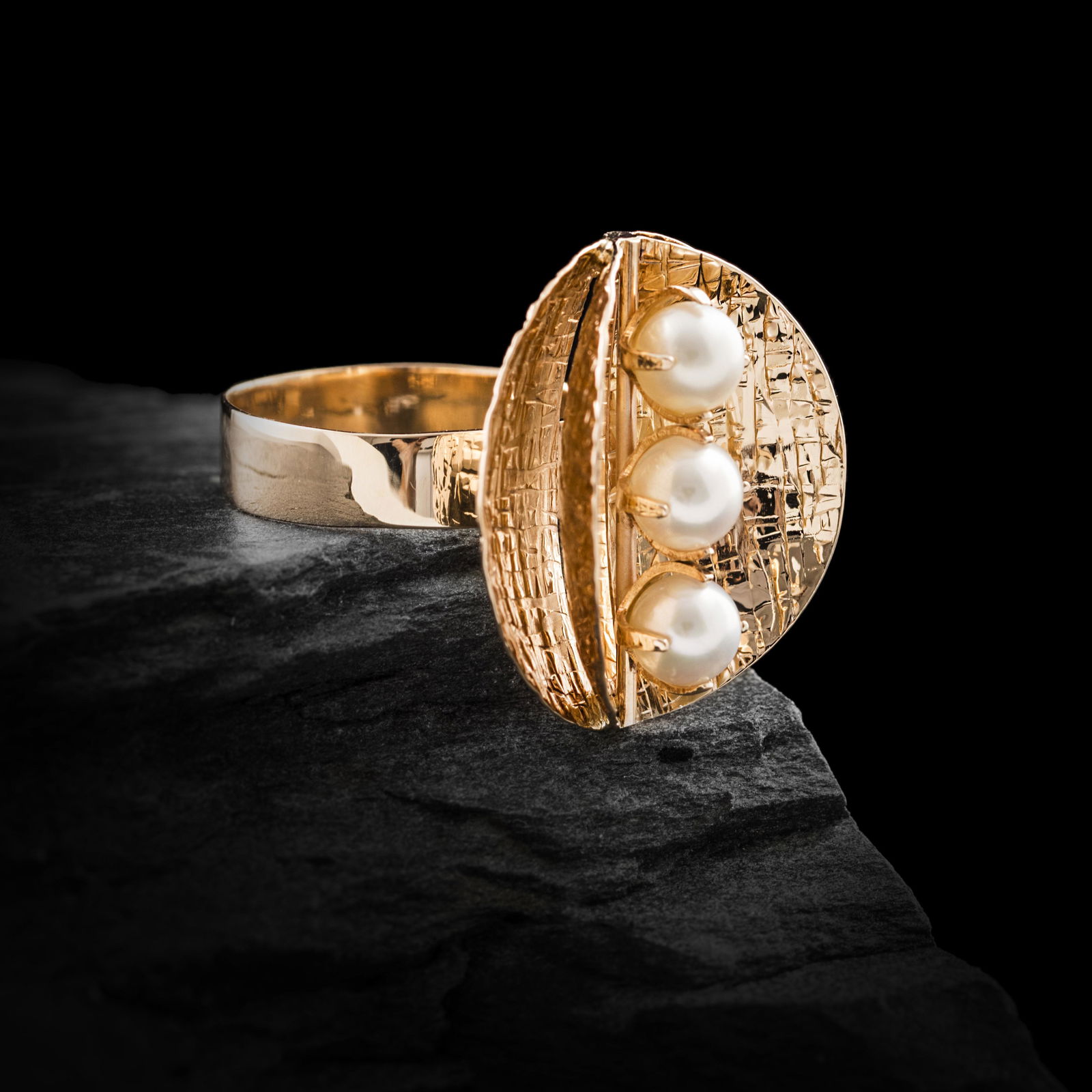 Elis Kauppi: Gold ring with three pearls designed by Finnish designer Elis Kauppi for Kupittaan Kulta, Turku, Finland 60Â´s.