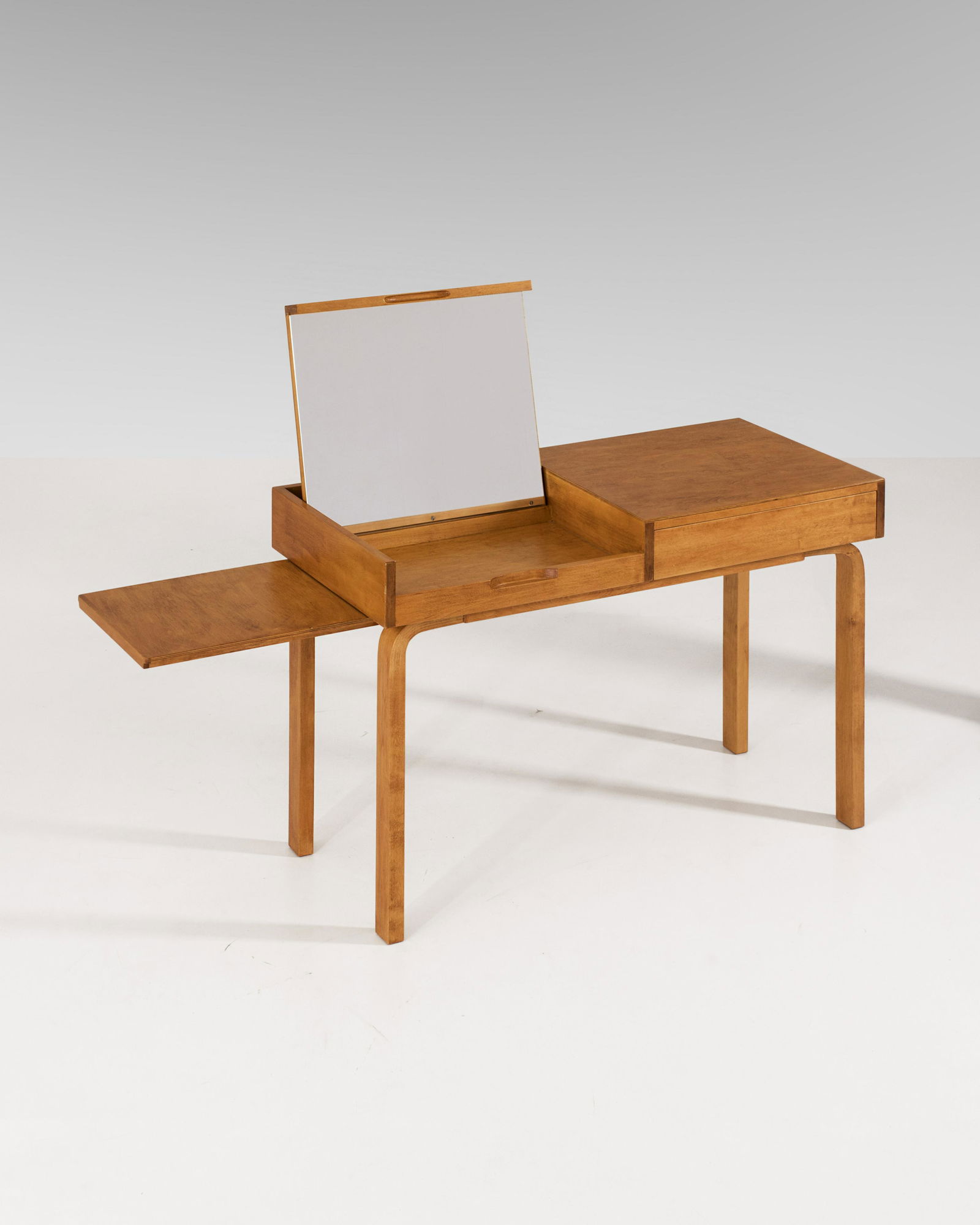 Aino Aalto: A rare extending vanity table with a hidden mirror and a drawer, designed by Aino Aalto in 1948 and manufactured by Artek. Rare coiffeuse extensible avec un miroir dÃ©pliant et un tiroir, crÃ©Ã©