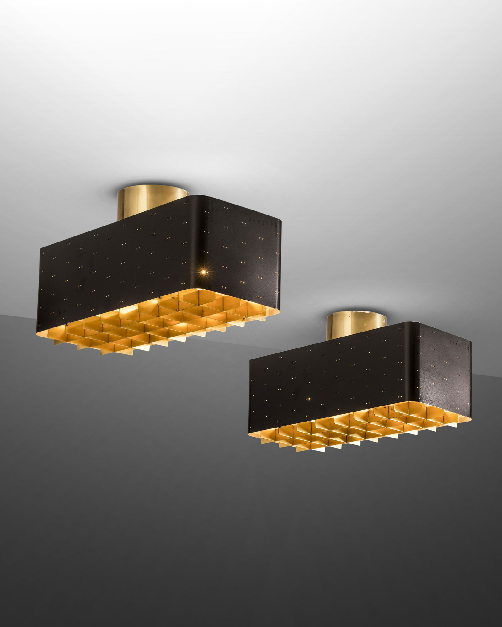 Paavo Tynell: A pair of "Starrysky" plafonniers, designed by Paavo Tynell for Idman, stamped Idman, Painted metal, glass, brass - MÃ©tal peint, verre, laiton, Size 40x18cm