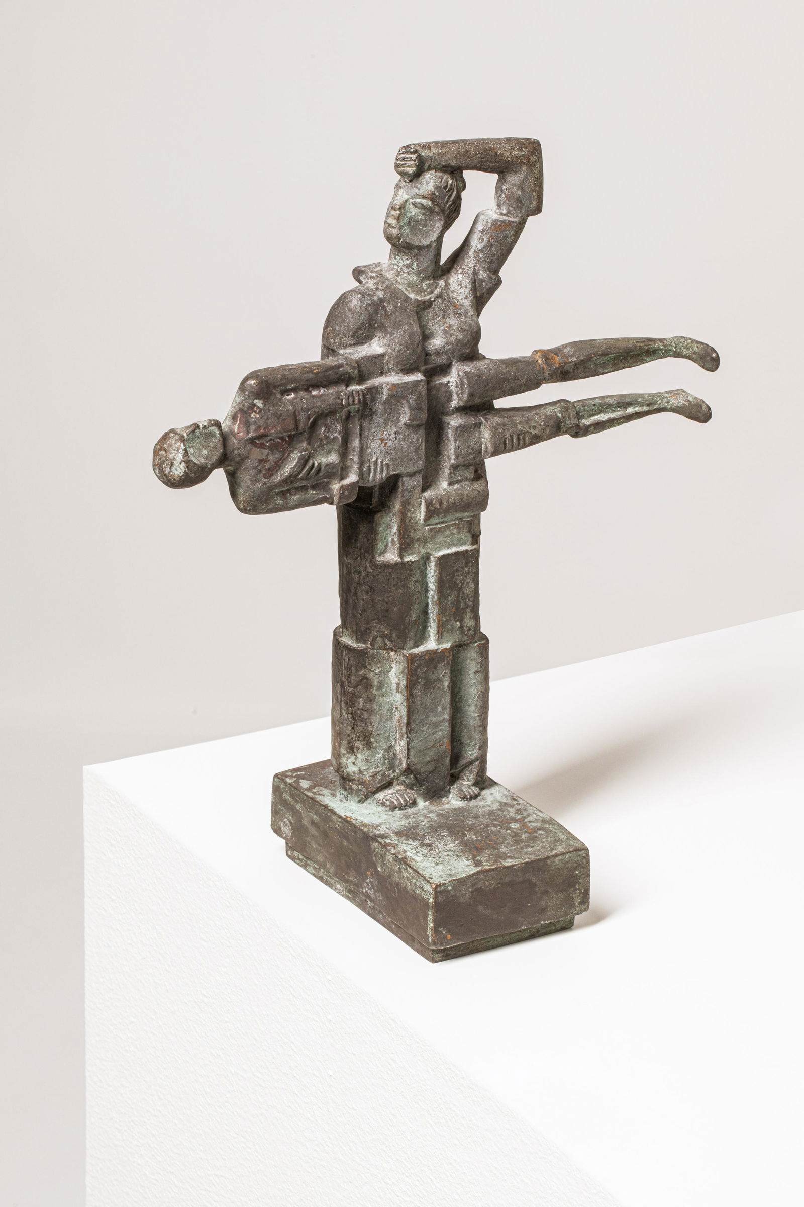 Kauko RÃ¤sÃ¤nen: Pronssi veistos "karjalaisten muistomerkki", signeerattu "KAUKO RÃ„SÃ„NEN 1992" provenienssi: RAY., korkeus: 29cm