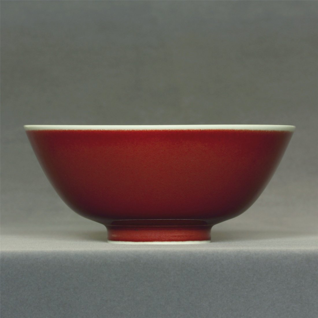 Red glaze porcelain bowl of Qing Dynasty YongZheng (1 of 10)