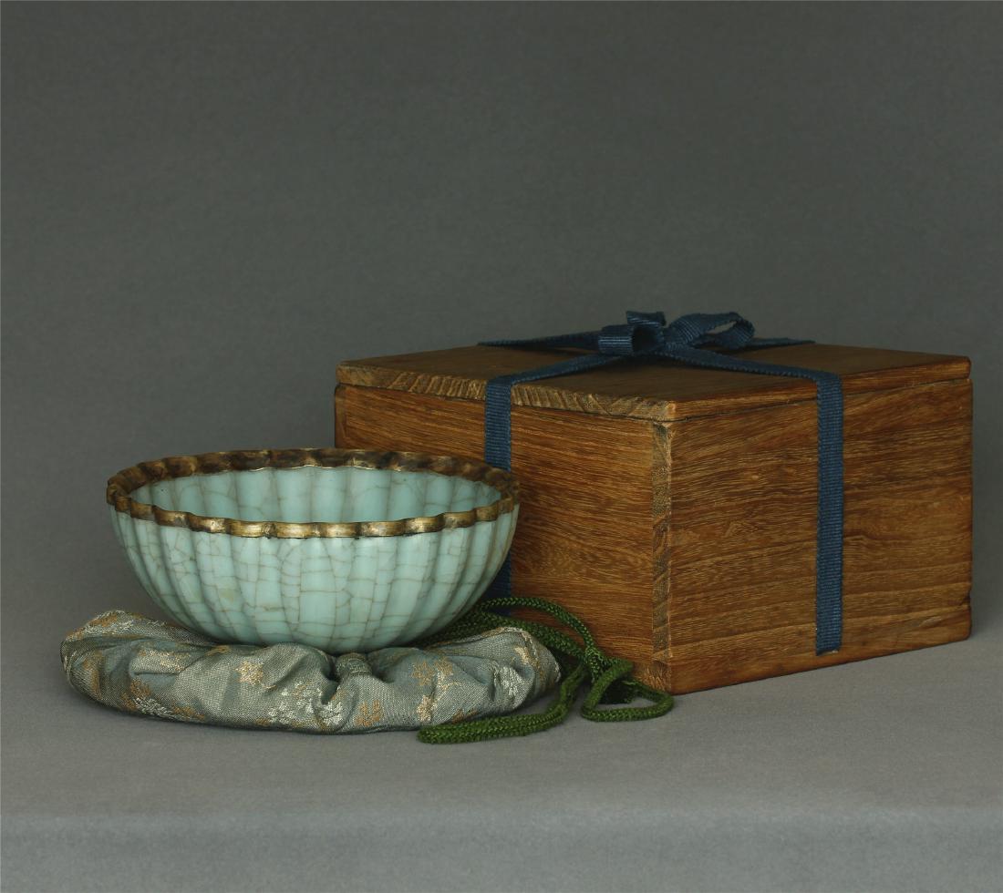 A Guan-Kiln Bowl Southern Song Dynasty. (1 of 10)