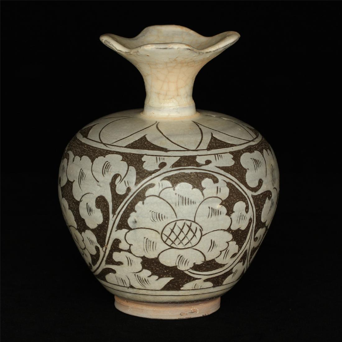 A 'CiZhou-Kiln' Vase Southern Song Dynasty. (1 of 10)