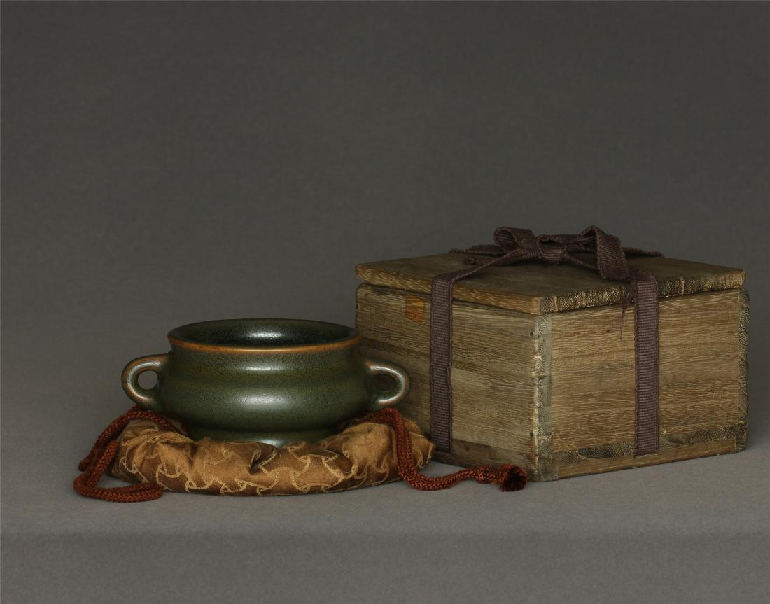 Tea glaze porcelain censer of Qing Dynasty QianLong (1 of 10)
