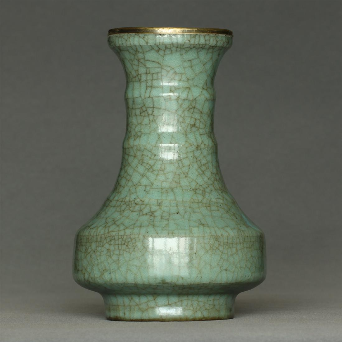 A Guan-Kiln Vase Southern Song Dynasty. (1 of 10)