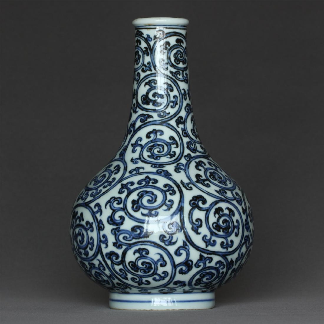 Blue and white porcelain vase of Ming Dynasty XuanDe: Blue and white porcelain vase of Ming Dynasty XuanDe mark. Measure(inch), Height: 5-3/8, Diameter: 8-1/4 . Provenance: Collectible of Private in California.
