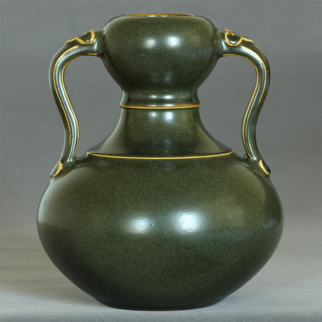 Tea glaze porcelain vase of Qing Dynasty QianLong mark. (1 of 10)