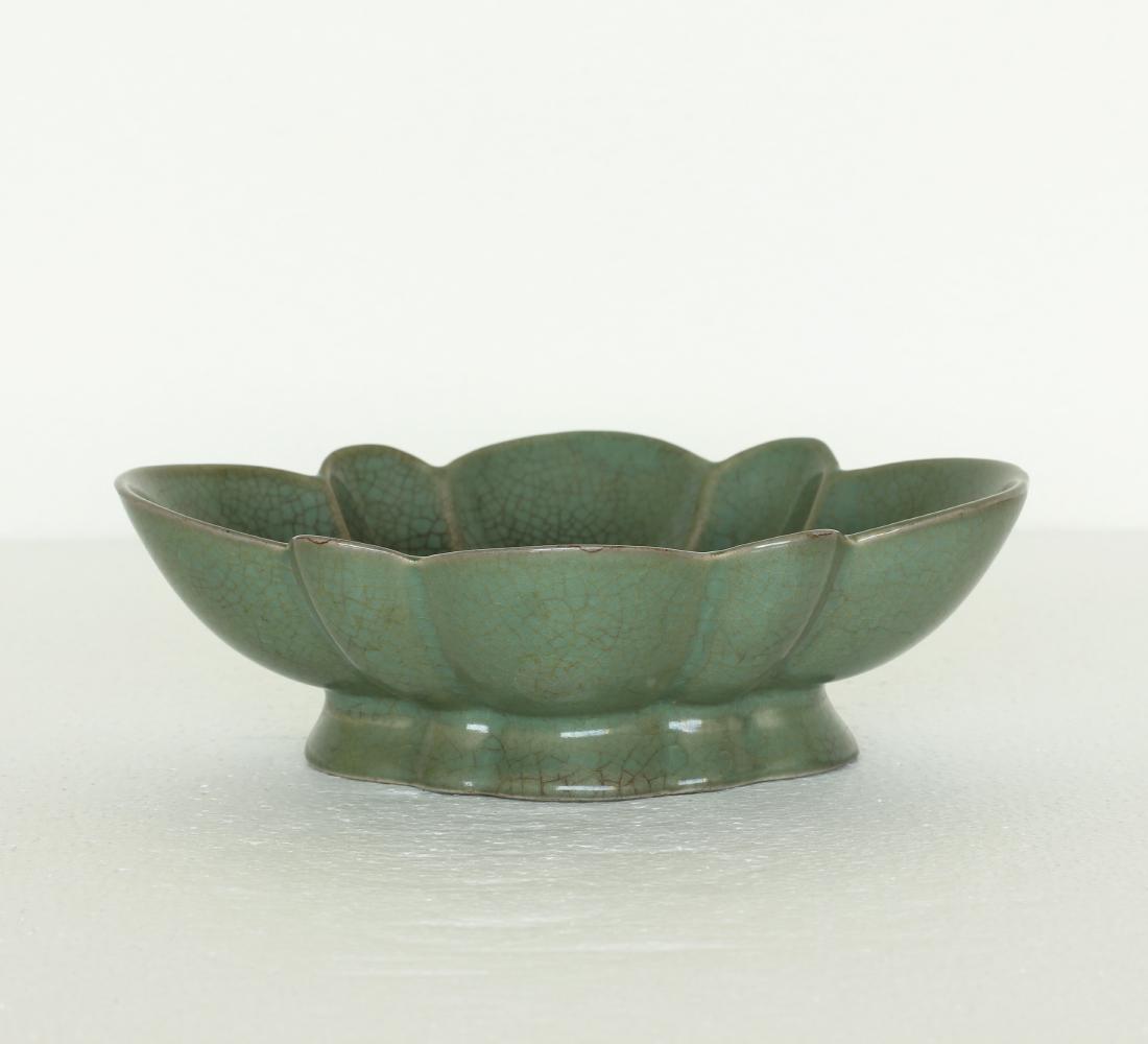 Chinese Guan-Kiln Porcelain Brush Washer Southern Song (1 of 7)